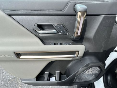 New 2025 GMC Hummer EV 2X image 13