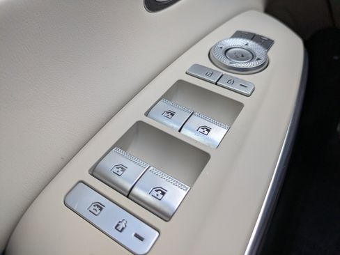 Certified 2023 Genesis GV70 2.5T w/ Advanced Package image 21