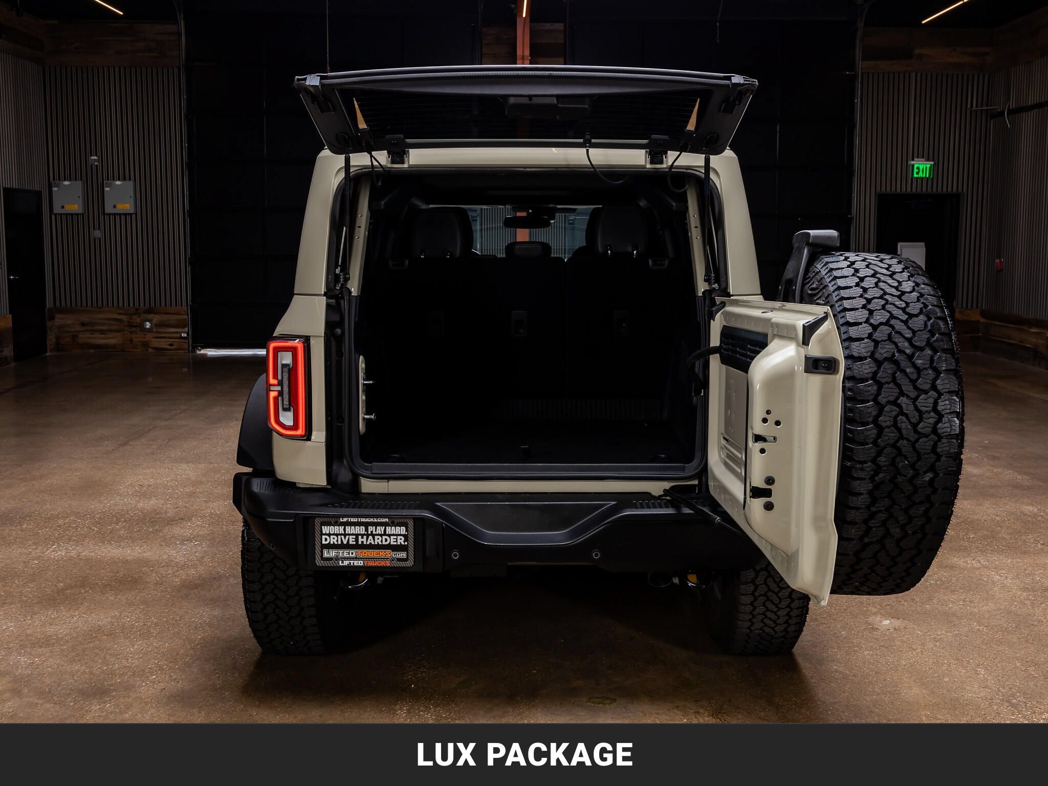 Used 2025 Ford Bronco Badlands AWD/4WD image 8