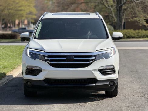 Used 2018 Honda Pilot Touring image 4