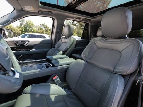 Used 2018 Lincoln Navigator L Select w/ Technology Package AWD/4WD image 53