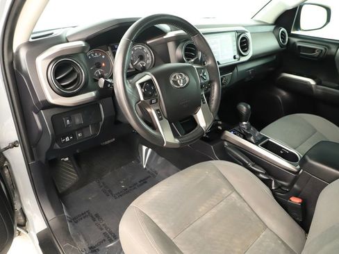 Used 2021 Toyota Tacoma SR5 RWD image 15