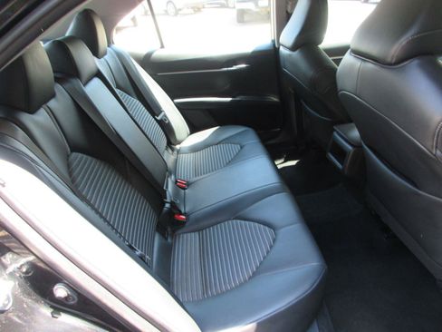 Used 2023 Toyota Camry SE FWD image 14