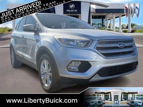 Used 2019 Ford Escape SE image 1
