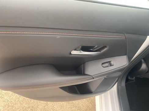 Used 2025 Nissan Sentra SR image 12