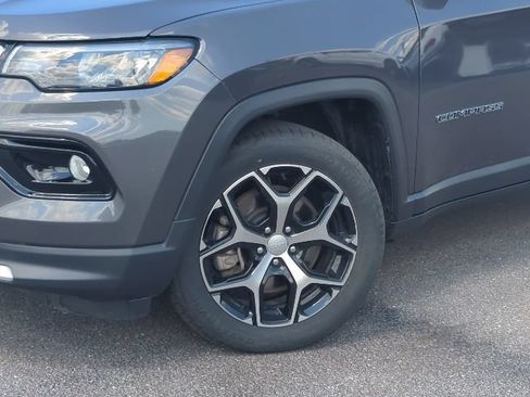 Used 2024 Jeep Compass Limited AWD/4WD image 2