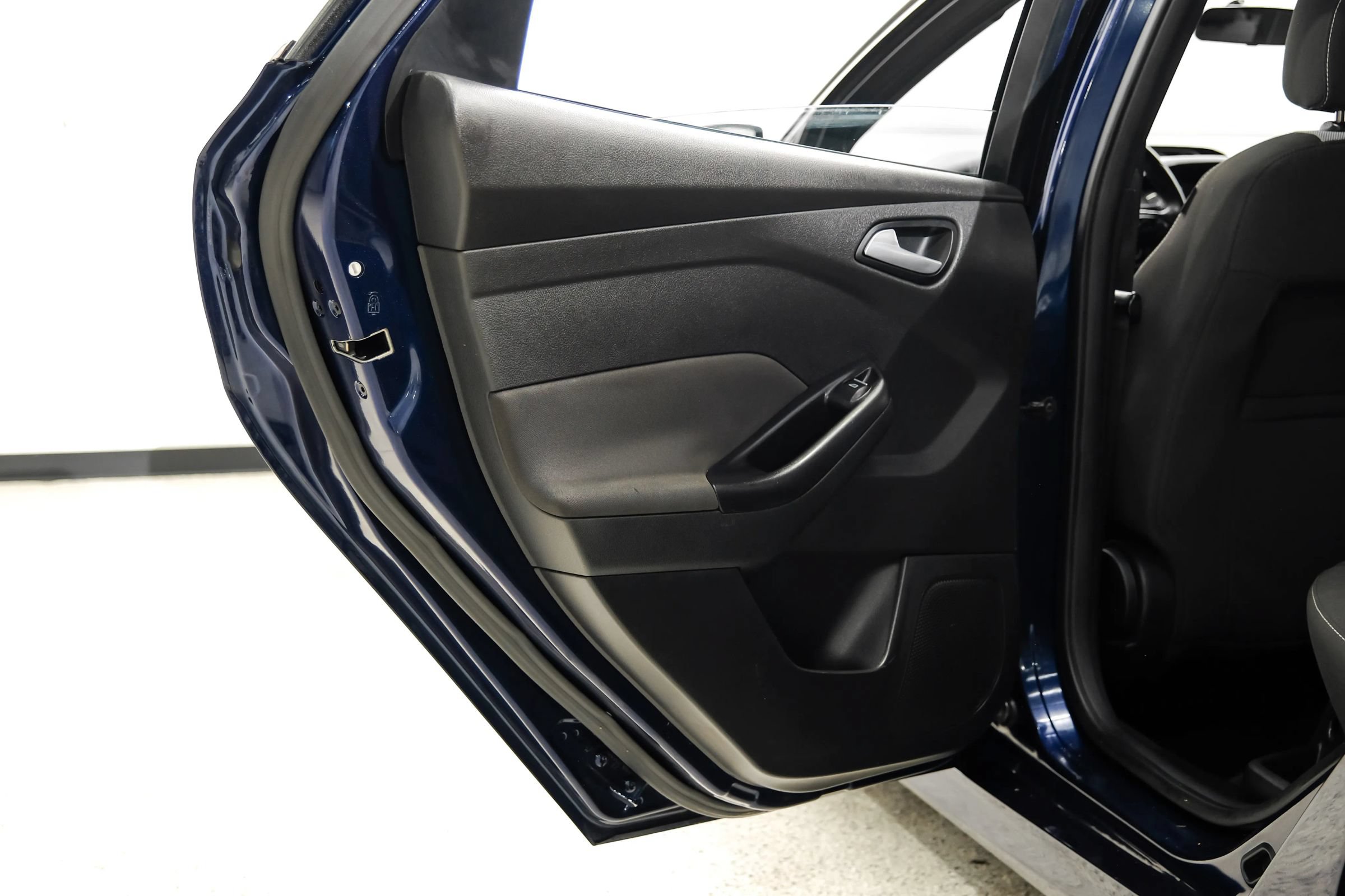 Used 2017 Ford Focus ST FWD image 54