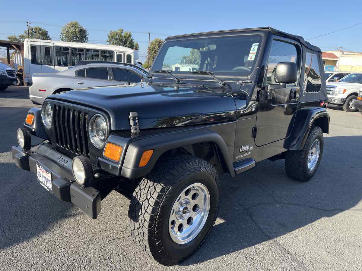 Used 2006 Jeep Wrangler X w/ Jeep 65th Anniversary Edition AWD/4WD image 2