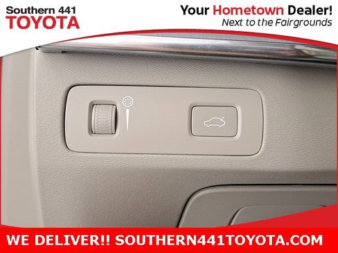 Used 2022 Volvo XC90 T5 Momentum w/ Protection Package Premier image 25