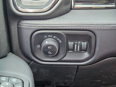 New 2026 RAM 2500 Limited AWD/4WD image 18
