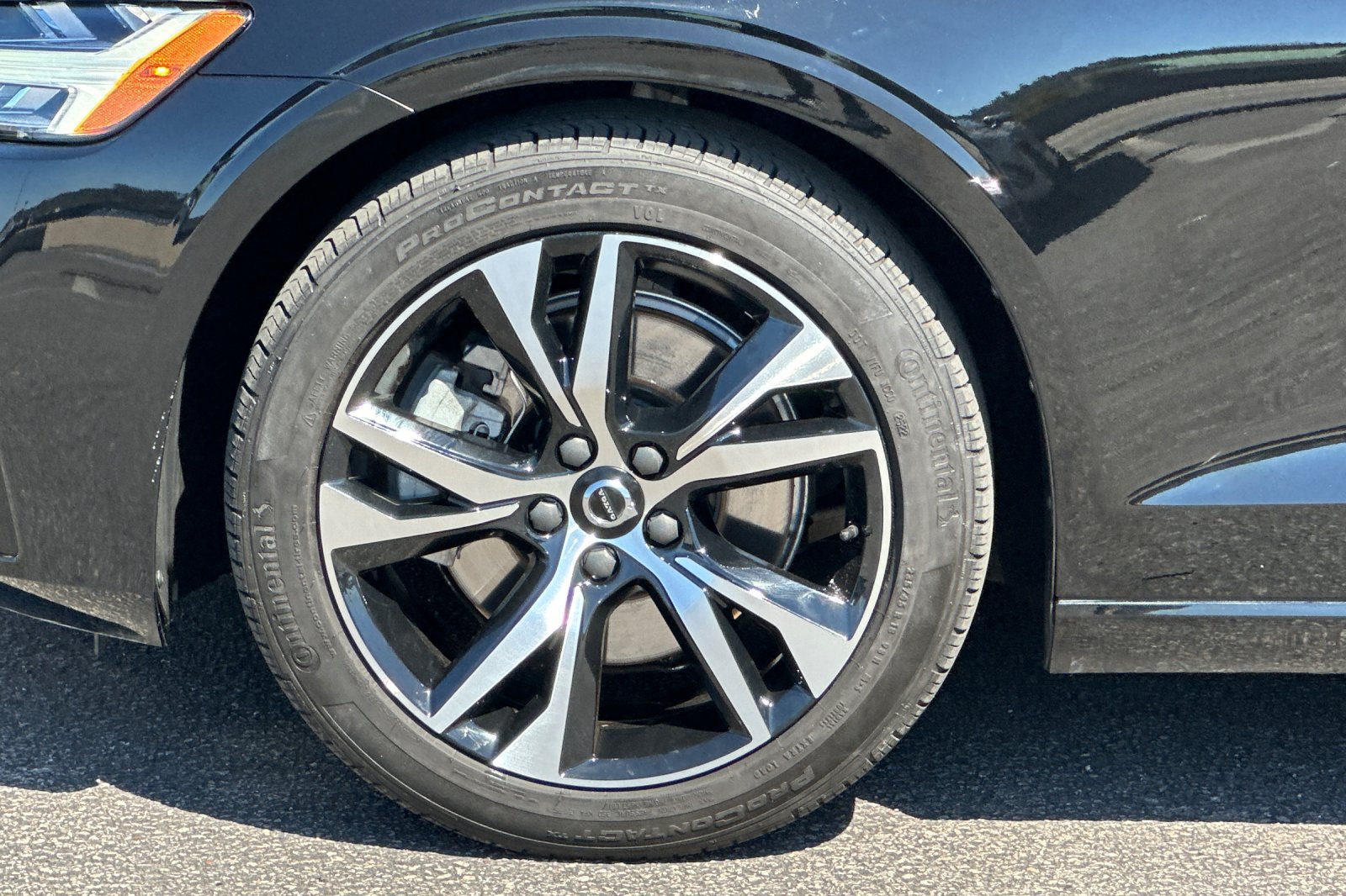 Certified 2023 Volvo S60 B5 Core AWD/4WD image 12