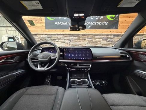 Used 2024 Chevrolet Traverse Z71 AWD/4WD image 18