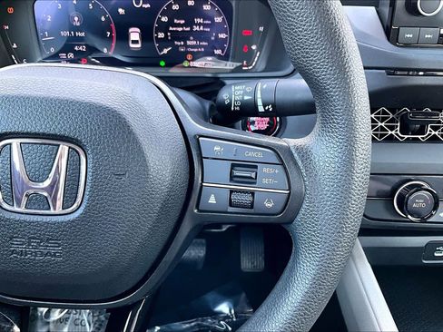 Used 2023 Honda Accord LX image 23