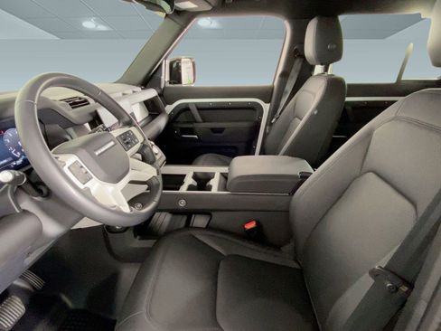 Used 2025 Land Rover Defender 110 S image 20