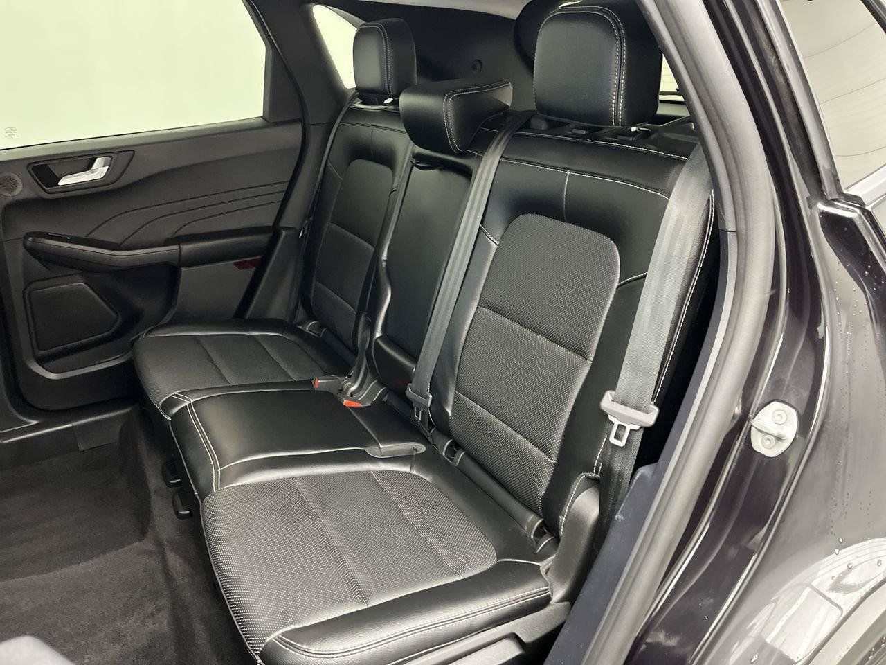 Used 2022 Ford Escape SEL w/ Technology Package AWD/4WD image 12