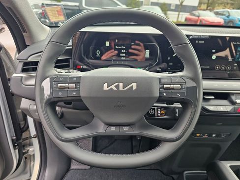 New 2026 Kia EV9 Wind image 11