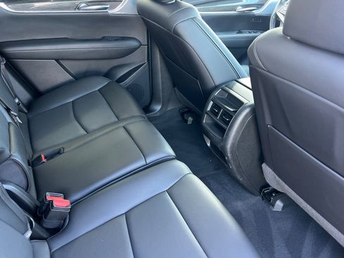 Used 2022 Cadillac XT5 Sportv w/ LPO, ONYX Package image 17