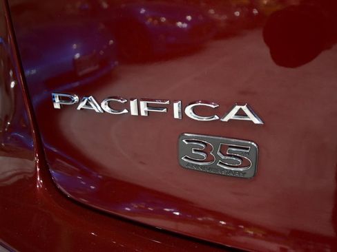 Used 2020 Chrysler Pacifica Limited FWD image 6