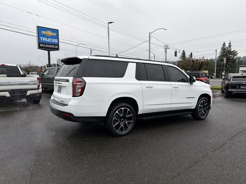 Used 2024 Chevrolet Suburban RST w/ Luxury Package image 6