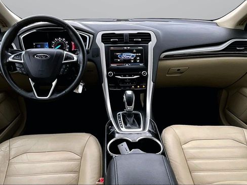 Used 2014 Ford Fusion SE w/ Equipment Group 202A FWD image 14