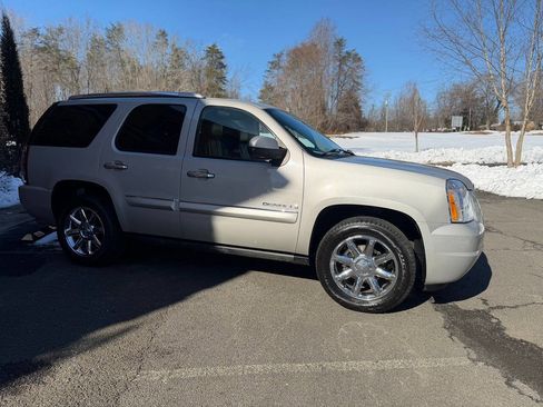 Used 2008 GMC Yukon Denali image 6