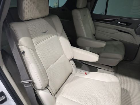 Used 2022 Cadillac Escalade Sport Platinum RWD image 25