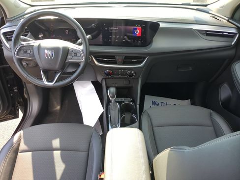 Certified 2024 Buick Encore GX Preferred FWD image 18