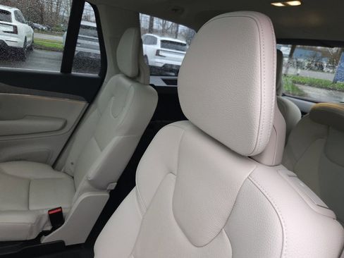 Used 2023 Volvo XC90 T8 Plus image 6