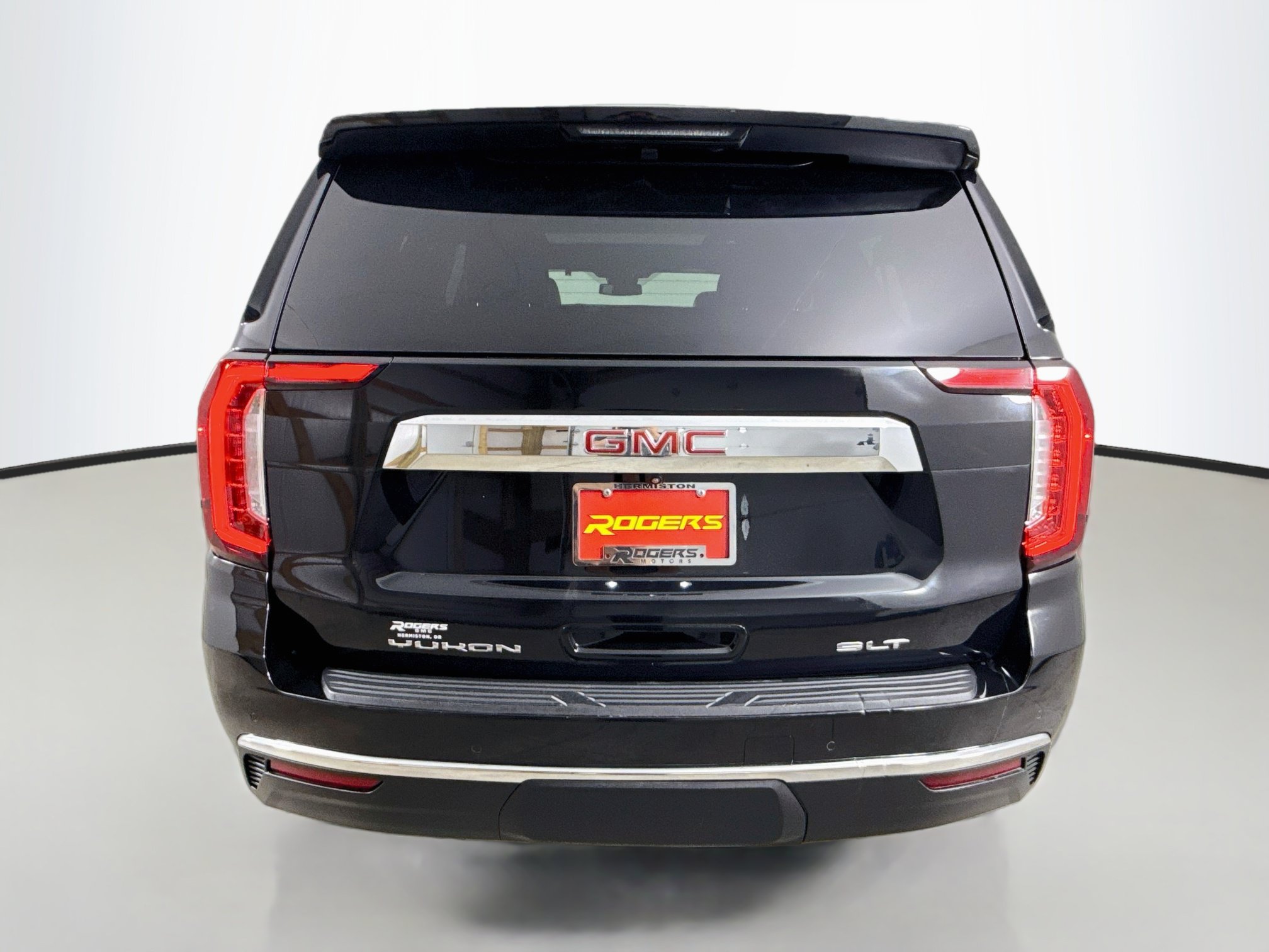 Used 2023 GMC Yukon XL SLT w/ SLT Premium Package AWD/4WD image 7