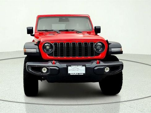 Used 2026 Jeep Wrangler Unlimited Rubicon AWD/4WD image 2