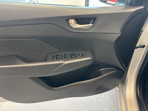 Used 2022 Hyundai Accent SE FWD image 19