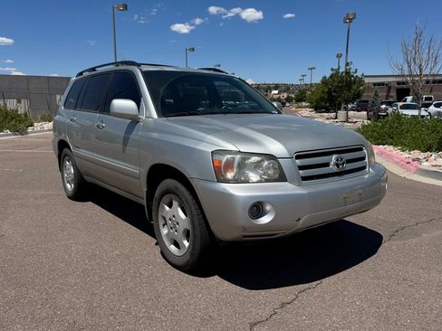 Used 2007 Toyota Highlander 4WD V6 w/ 3rd Row image 1