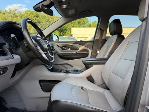 Used 2018 GMC Terrain SLT w/ Preferred Package FWD image 2
