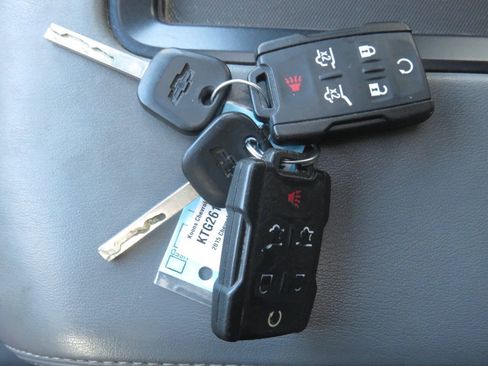 Used 2015 Chevrolet Suburban LT AWD/4WD image 37