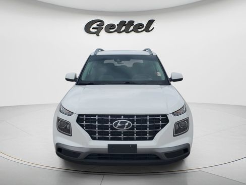 Used 2020 Hyundai Venue SEL FWD image 2