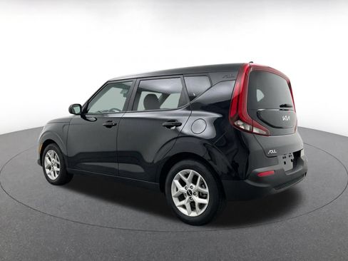 Used 2025 Kia Soul LX w/ LX Technology Package FWD image 7