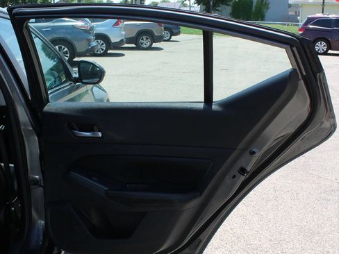 Used 2022 Nissan Altima 2.5 SR FWD image 18