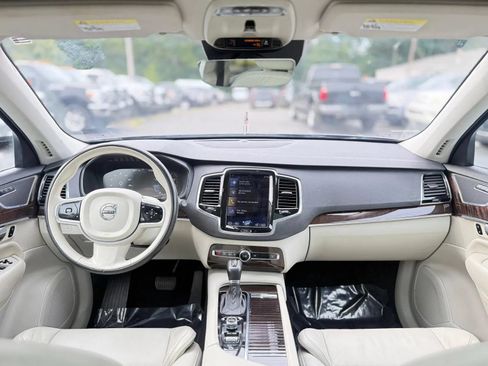 Used 2016 Volvo XC90 T6 Momentum AWD/4WD image 17