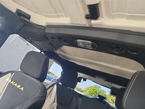 Used 2015 Jeep Wrangler Unlimited Sahara w/ Connectivity Group image 20