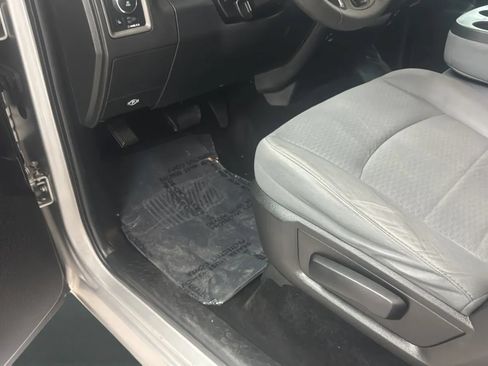 Used 2013 RAM 1500 Express RWD image 25