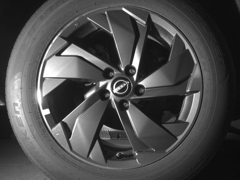 Used 2025 Nissan Rogue SV FWD image 15