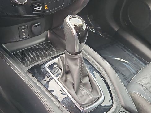 Used 2017 Nissan Rogue Sport SL image 29