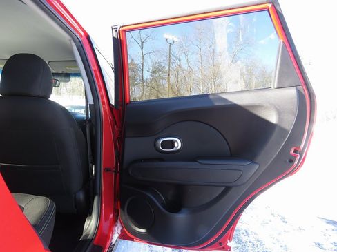 Used 2014 Kia Soul + image 15