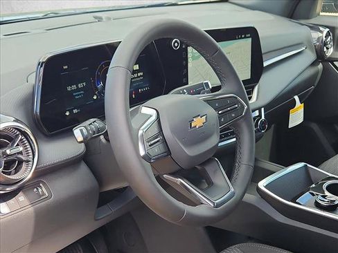 New 2026 Chevrolet Equinox LT image 3