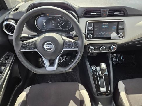 Used 2021 Nissan Versa SV FWD image 12
