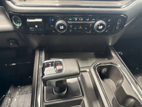 Used 2022 Chevrolet Silverado 1500 ZR2 w/ Technology Package AWD/4WD image 19