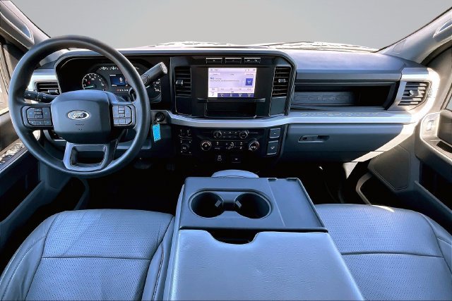 Used 2023 Ford F250 XL w/ STX Appearance Package AWD/4WD image 8
