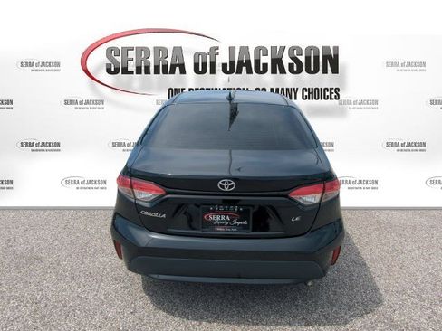 Used 2021 Toyota Corolla LE FWD image 7