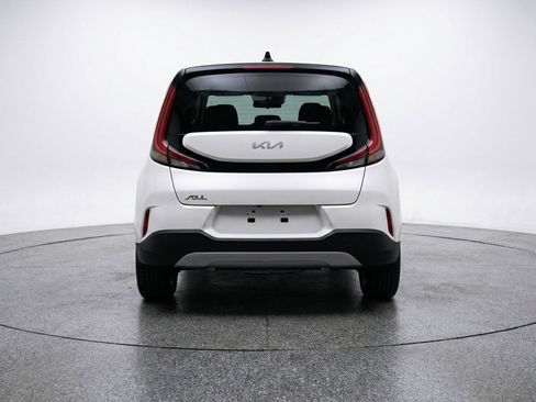 Used 2025 Kia Soul LX w/ LX Technology Package image 6