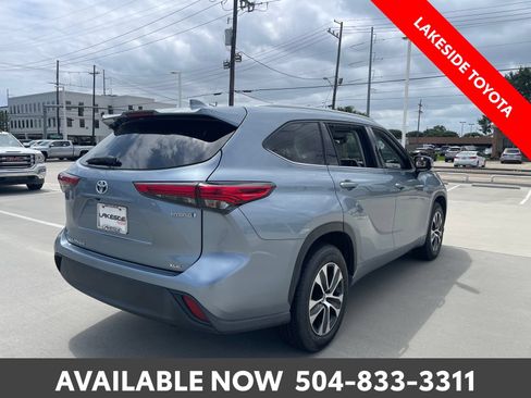 Used 2022 Toyota Highlander XLE FWD image 5